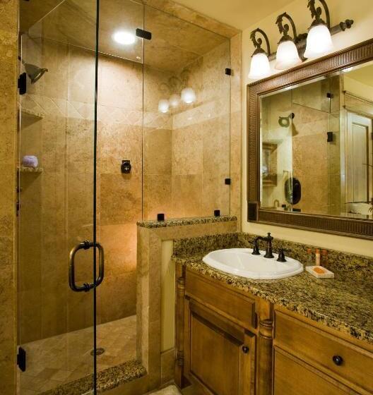 キングサイズベッドのスタンダードルーム, Inn On Lake Granbury