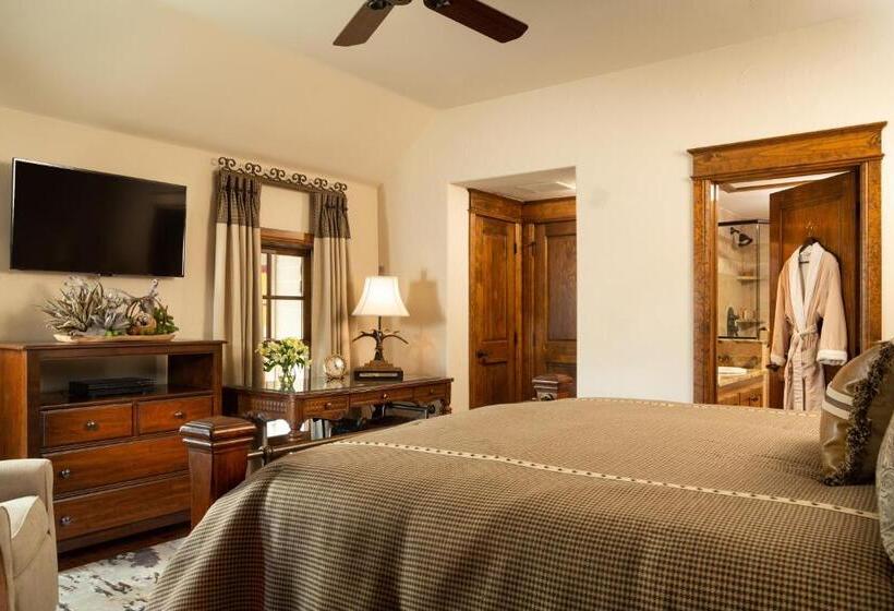 キングサイズベッドのスタンダードルーム, Inn On Lake Granbury