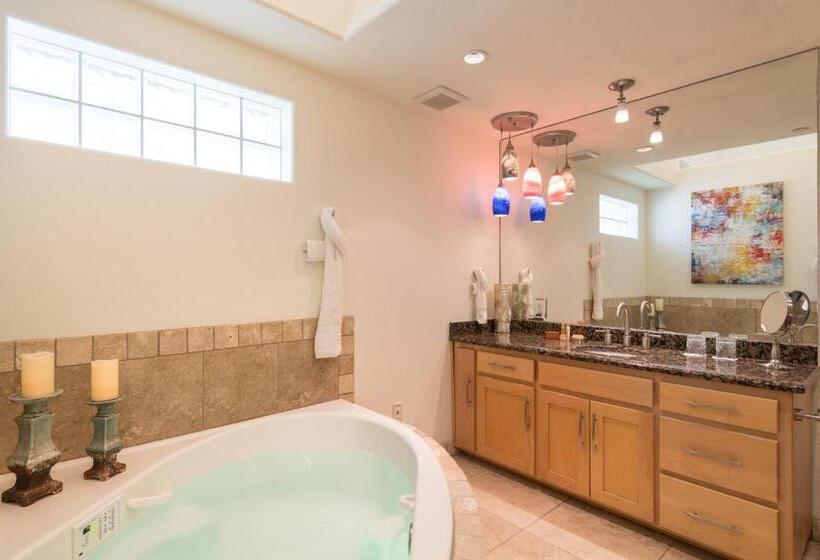 Suite with lake view, Inn On Lake Granbury