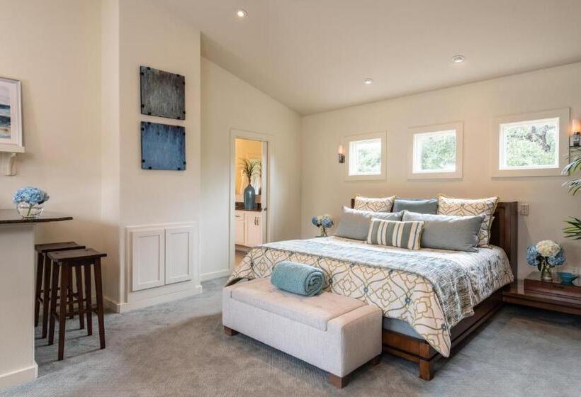 Suite with lake view, Inn On Lake Granbury