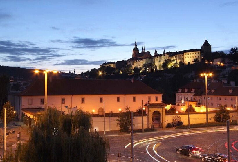 Deluxe Triple Room, Klarinn Prague Castle