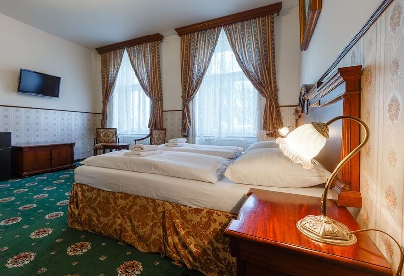 Deluxe Triple Room, Klarinn Prague Castle