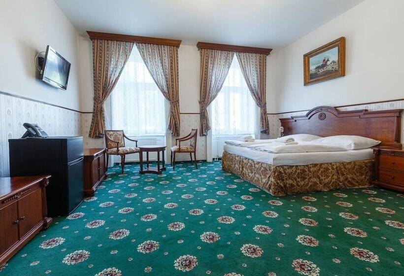 Deluxe Triple Room, Klarinn Prague Castle