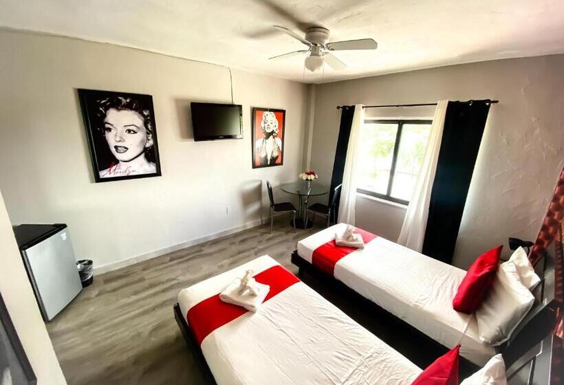 スタンダードルーム, Notebook Miami Beach