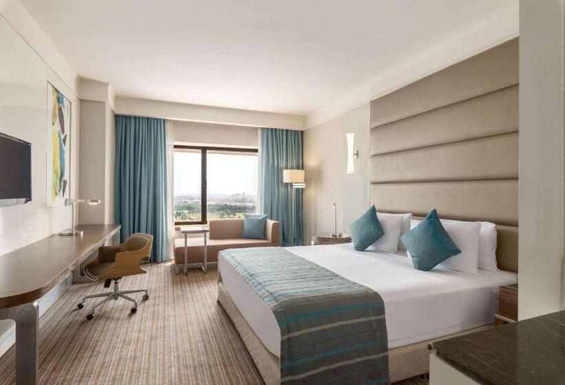 キングサイズベッドのデラックスルーム, Ramada Plaza By Wyndham Istanbul Tekstilkent