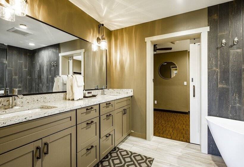 家庭套房, Red Sands