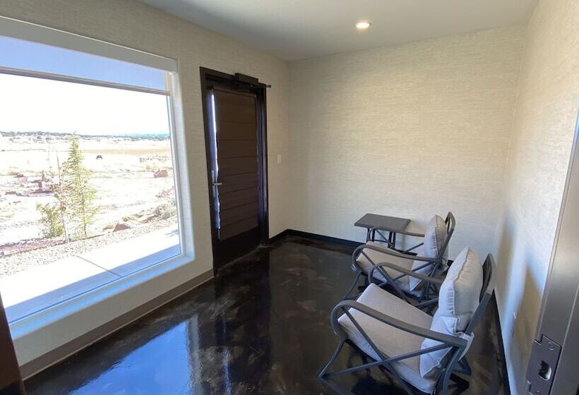 Family Suite, Red Sands