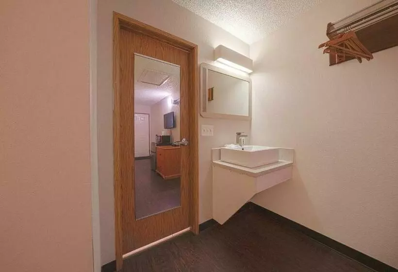 キングサイズベッドのスタンダードルーム, Budget Inn Oregon City Portland