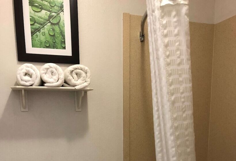 جناح, Executive Inn & Suites Joaquin