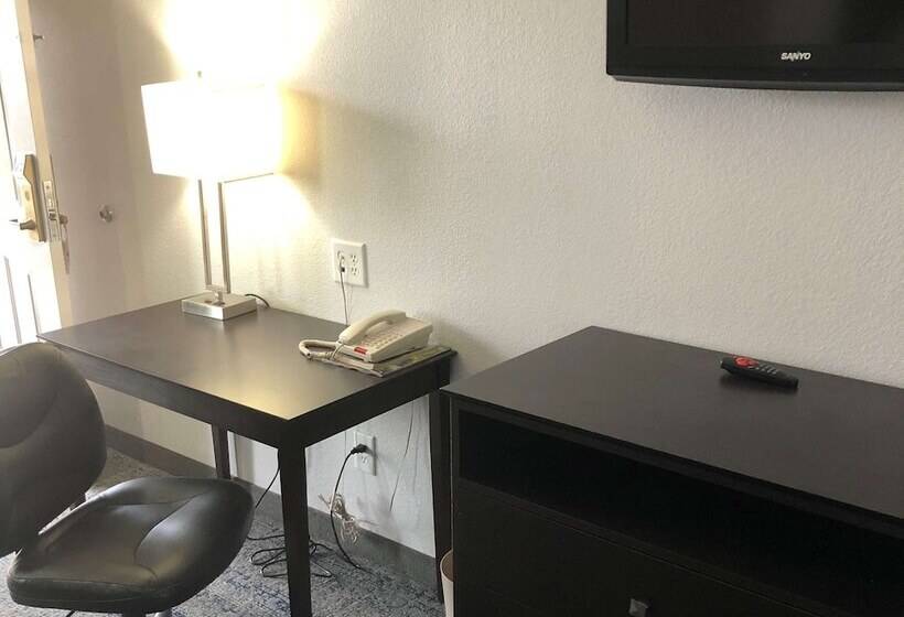 جناح, Executive Inn & Suites Joaquin