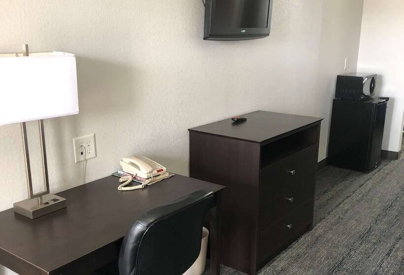 جناح, Executive Inn & Suites Joaquin