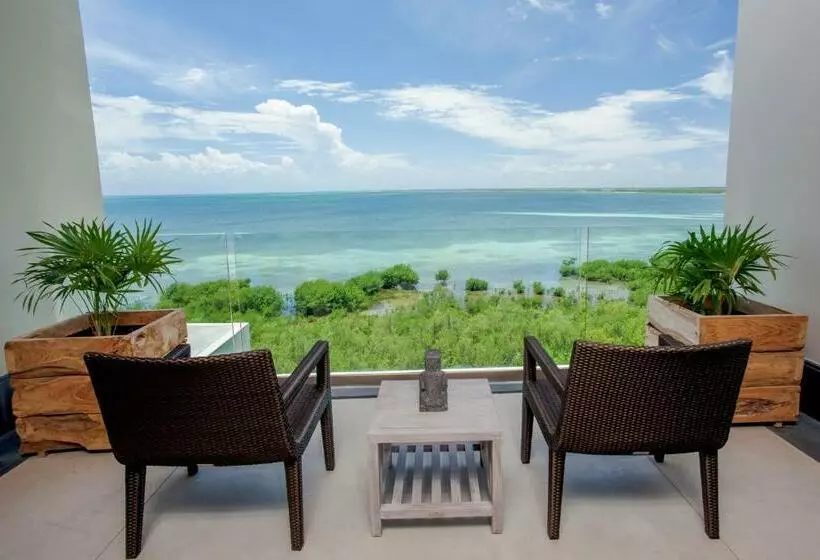 اتاق لوکس با چشم‌انداز دریا, Nizuc Resort & Spa