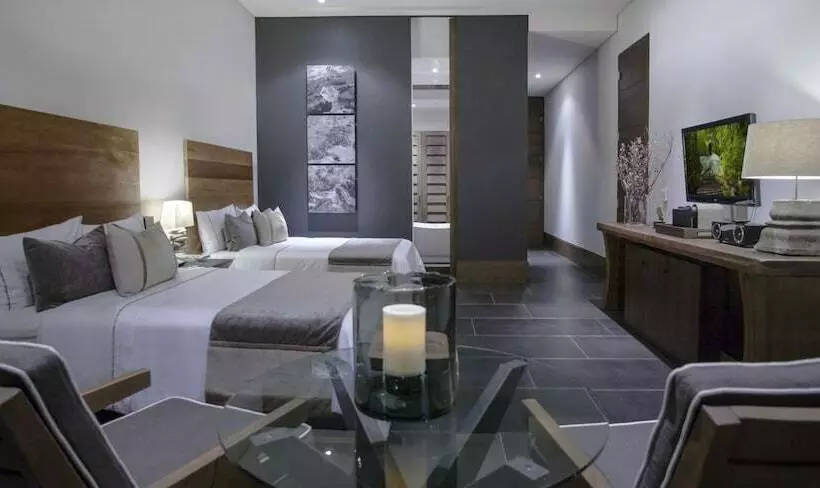 اتاق لوکس با چشم‌انداز دریا, Nizuc Resort & Spa