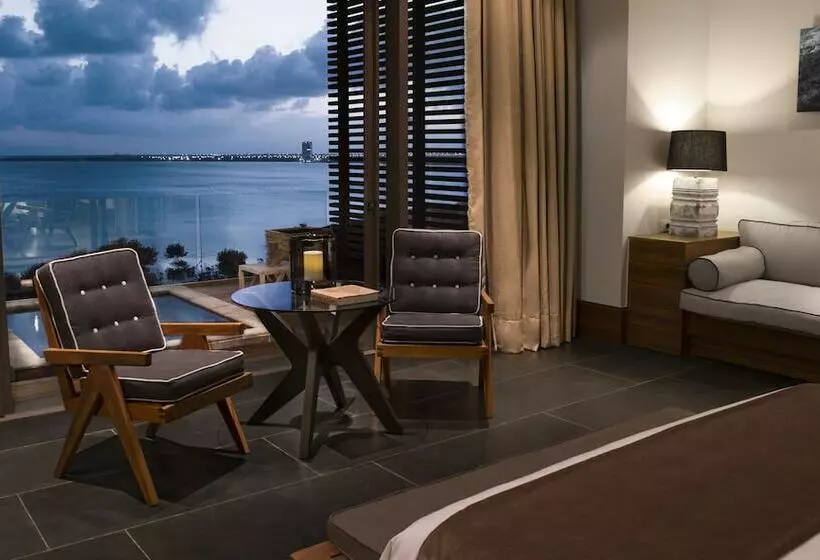 سوییت جونیور با چشم‌انداز دریا, Nizuc Resort & Spa