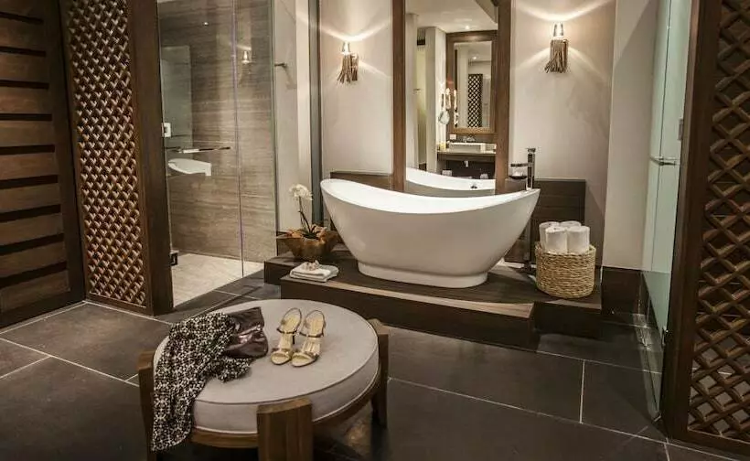 سوییت جونیور با چشم‌انداز دریا, Nizuc Resort & Spa