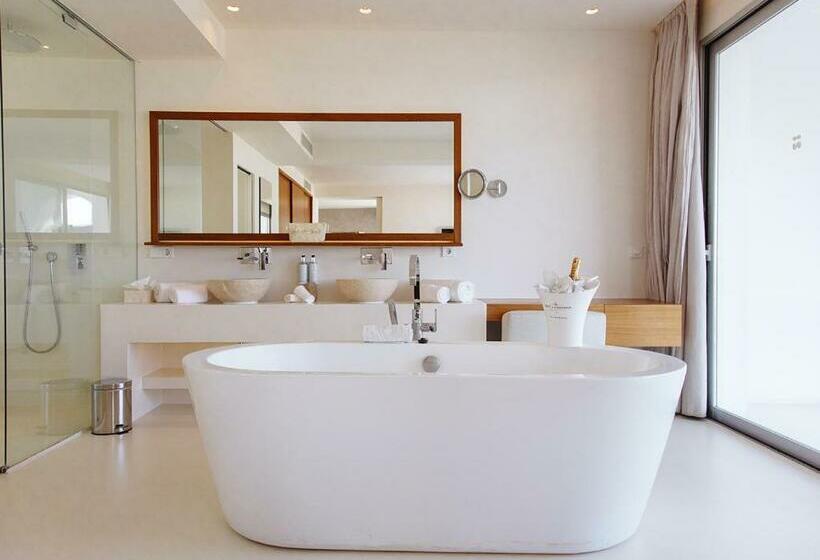 سوییت, Destino Pacha Ibiza