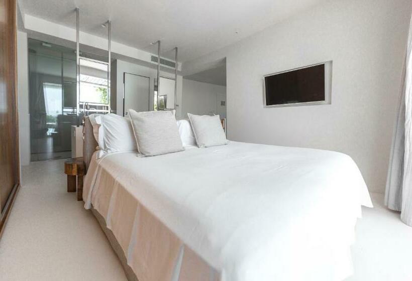 سوییت با استخر, Destino Pacha Ibiza