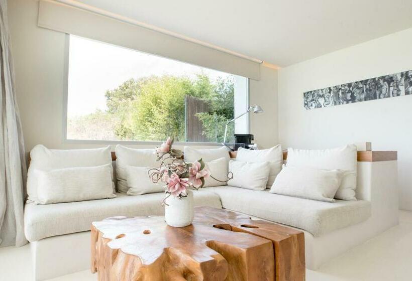 سوییت با استخر, Destino Pacha Ibiza