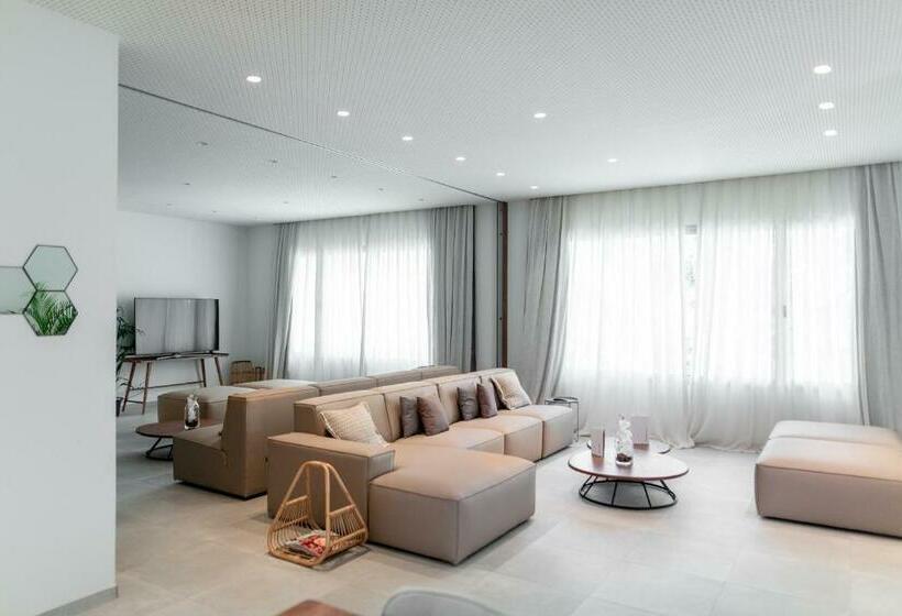 ویلای یک اتاق خوابه با استخر شنا, Destino Pacha Ibiza