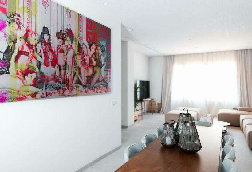 ویلای یک اتاق خوابه با استخر شنا, Destino Pacha Ibiza