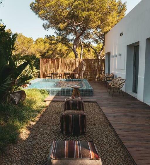 ویلای یک اتاق خوابه با استخر شنا, Destino Pacha Ibiza