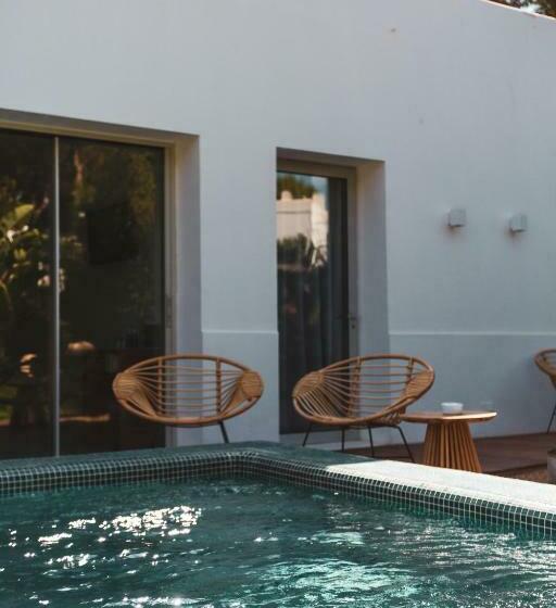 ویلای یک اتاق خوابه با استخر شنا, Destino Pacha Ibiza