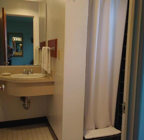 اتاق لوکس, Bay Bridge Motel