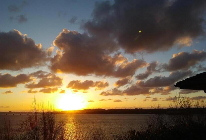 اتاق لوکس, Bay Bridge Motel