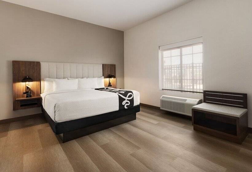 Люкс Адаптированный для Инвалидов, Hawthorn Extended Stay By Wyndham Port Arthur