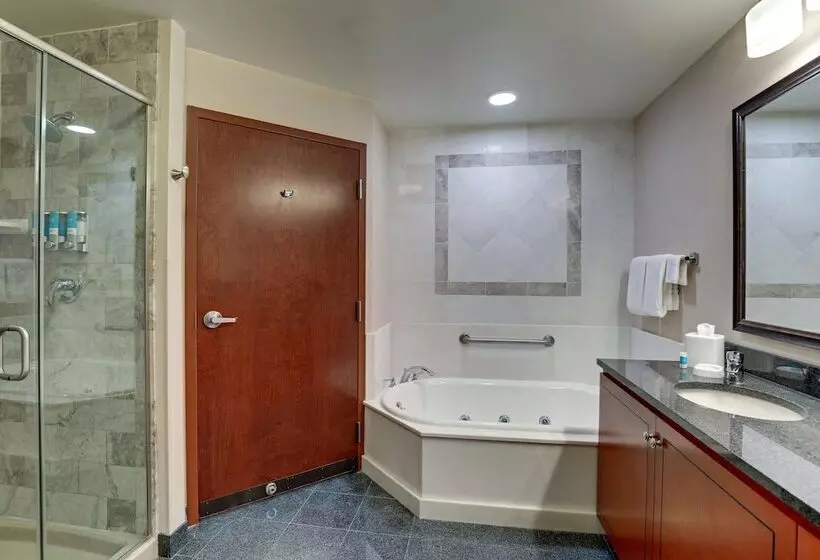 スイート, Drury Plaza Hotel Nashville Franklin