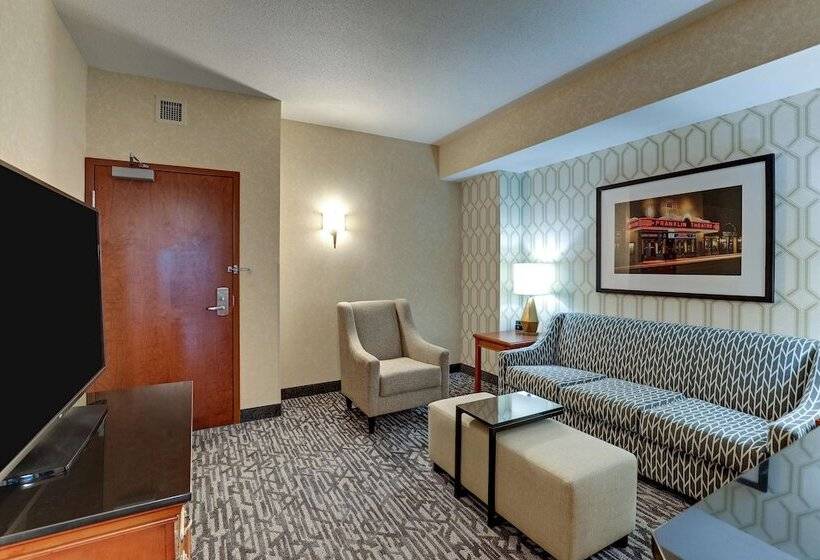 סוויטה, Drury Plaza Hotel Nashville Franklin