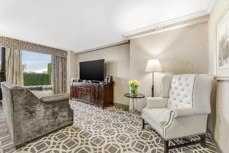 キングサイズベッドのデラックスルーム, Drury Plaza Hotel Nashville Franklin