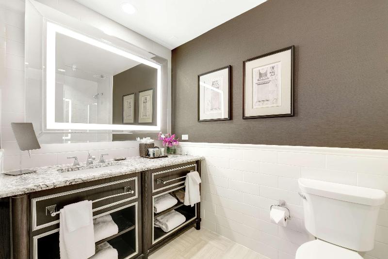 带大床的豪华间, Drury Plaza Hotel Nashville Franklin