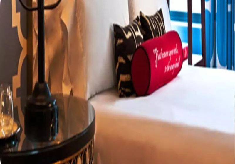 キングサイズベッドのデラックスルーム, Kimpton Hotel Monaco Philadelphia, An Ihg