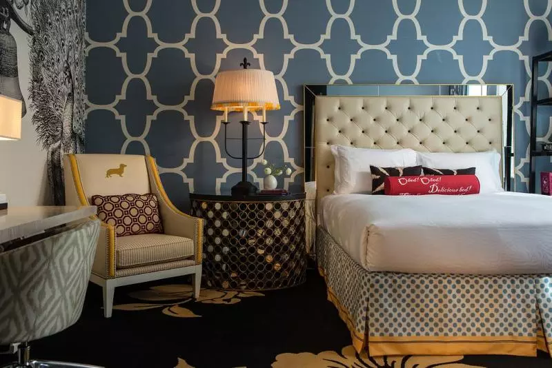 キングサイズベッドのデラックスルーム, Kimpton Hotel Monaco Philadelphia, An Ihg