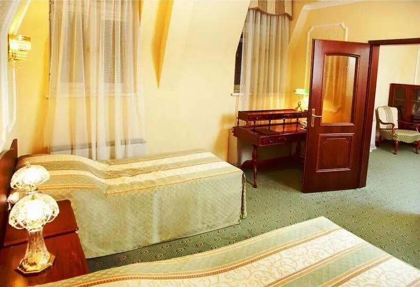 اتاق لوکس, Na Kazachyem