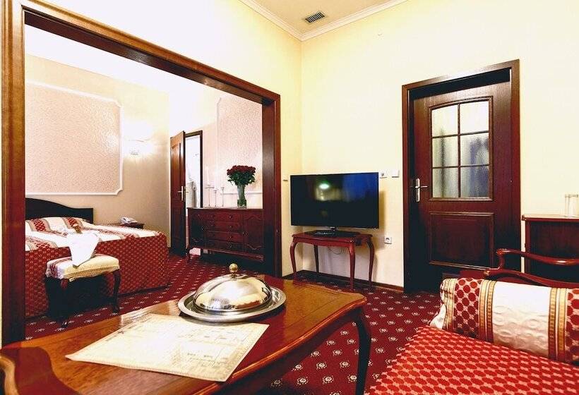 اتاق لوکس, Na Kazachyem