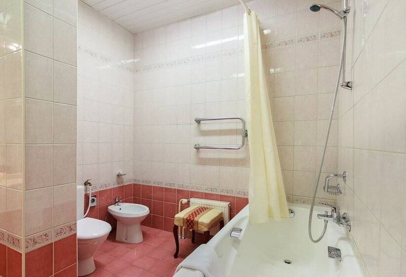 سوییت اجرایی, Na Kazachyem