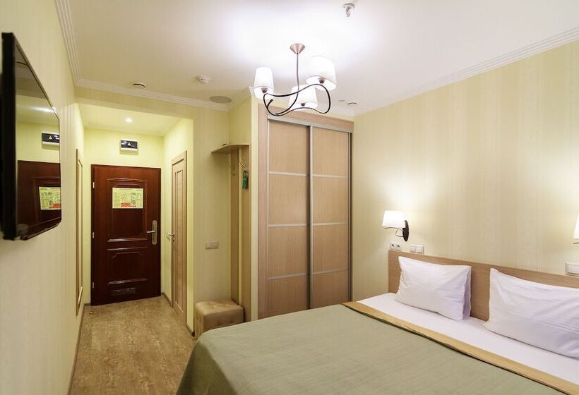 اتاق اکونومی, Na Kazachyem