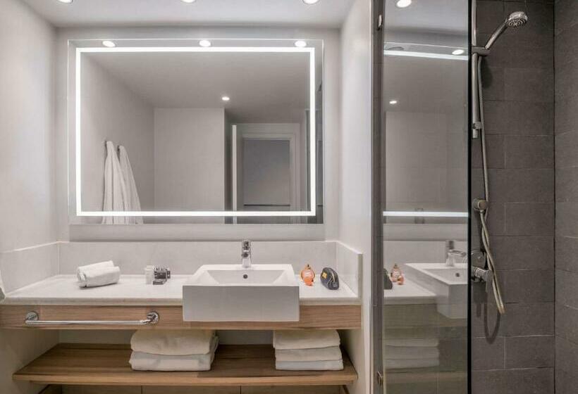 标准工作室, Pullman Santiago Vitacura