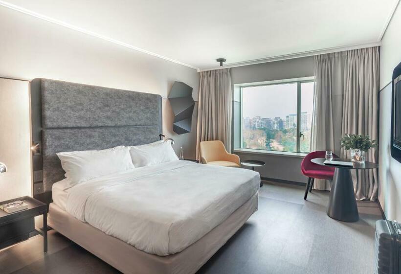 带大床的行政房间, Pullman Santiago Vitacura