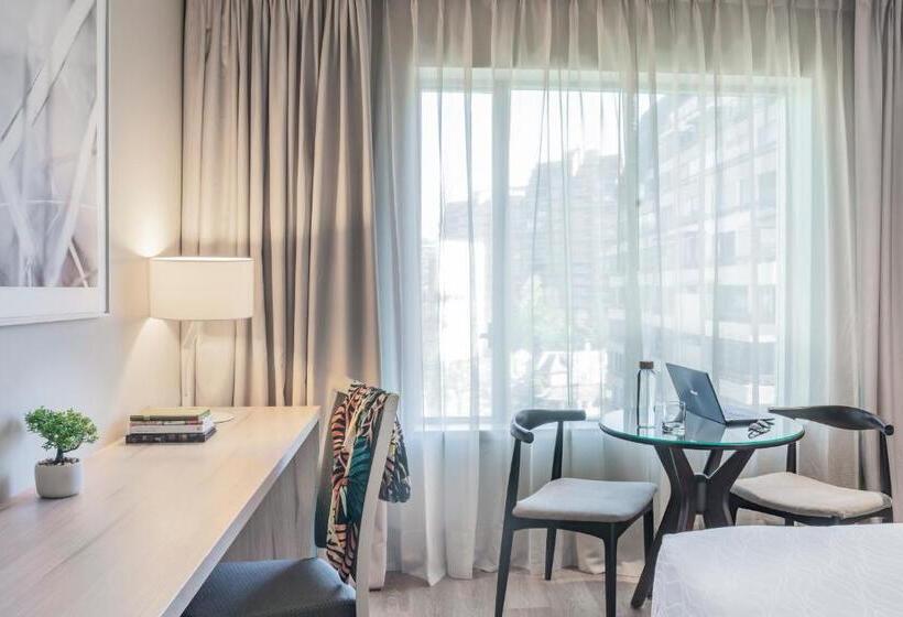 标准工作室, Pullman Santiago Vitacura