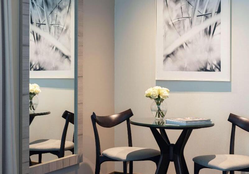 带大床的行政房间, Pullman Santiago Vitacura