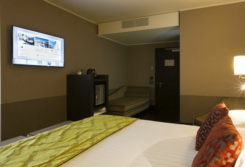 اتاق اجرایی, Rome Times