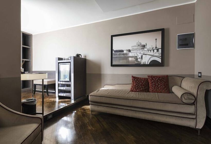 اتاق اجرایی, Rome Times