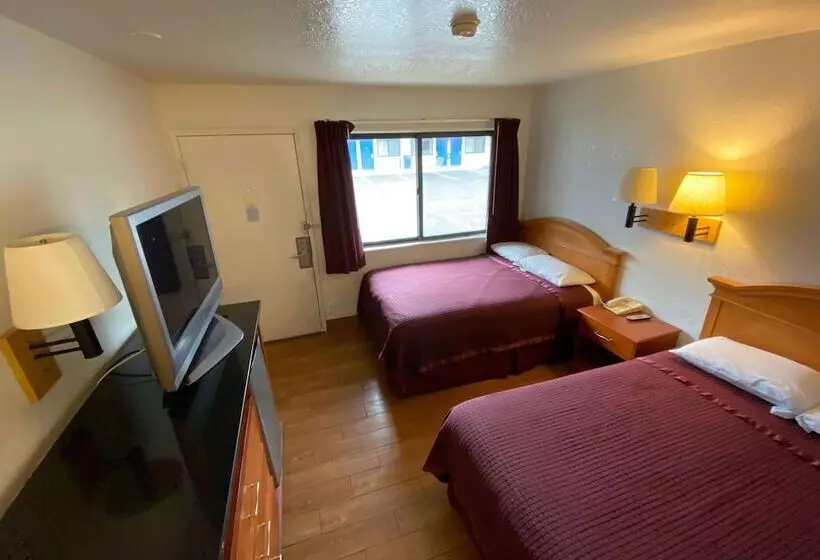 ２ダブルベッドのスタンダードルーム, Travelodge By Wyndham Grand Rapids North