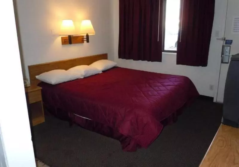 スタンダードルーム, Travelodge By Wyndham Grand Rapids North