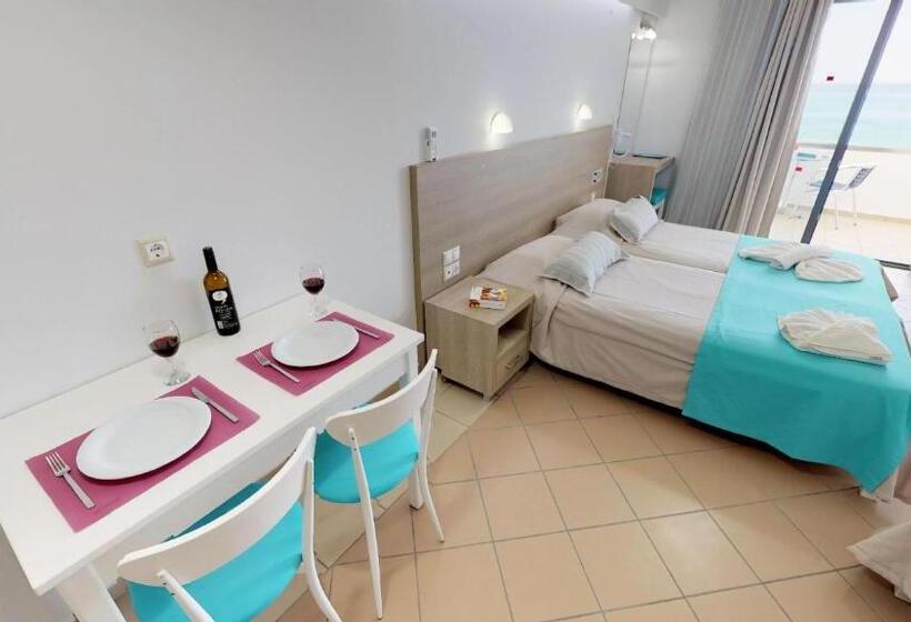 オーシャンビュースーペリアワンルーム, Medusa Apartments