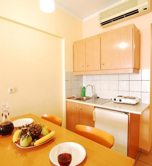 スタンダードスタジオ, Medusa Apartments