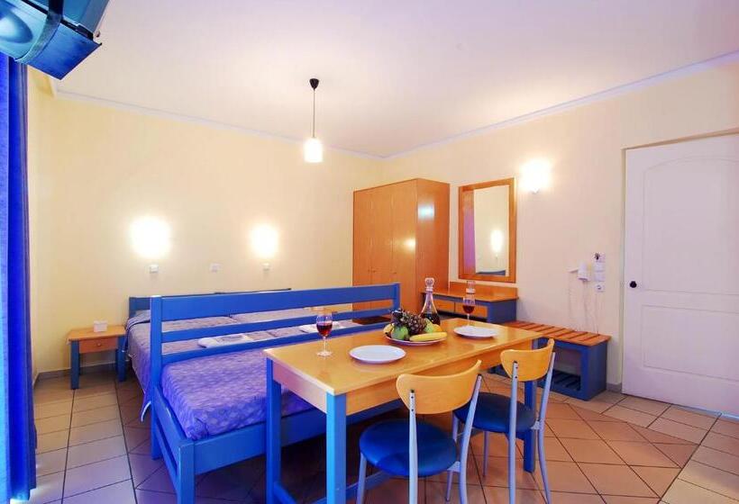 スタンダードスタジオ, Medusa Apartments